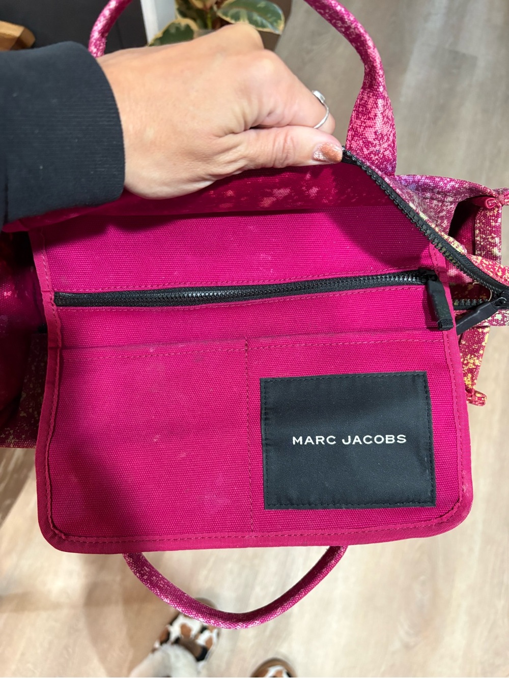 Medium Marc Jacobs “Glittering Sunset” 🌅 The Tote Bag - Picture 10 of 11